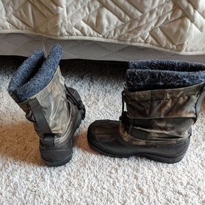 Kids size 4 camo boots